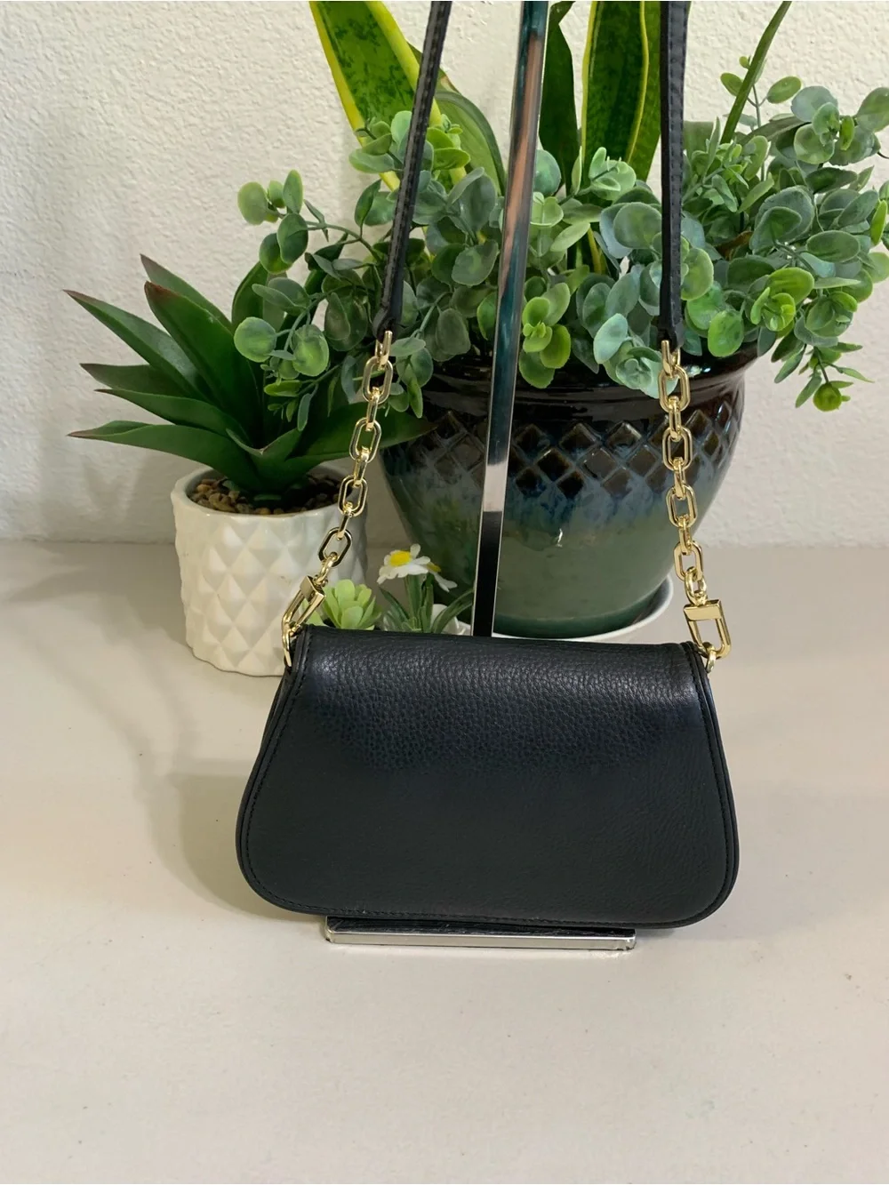 👜💕 Tory Burch Black Leather Shoulder Bag with Gold Logo and Chain Strap